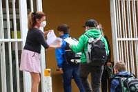 Za dva týdny se v Česku nakazilo 400 kantorů. „Učitelé jsou noví horníci,“ říká šéf statistiků