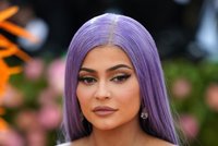 Svět přišel o nejmladší miliardářku! Kylie Jennerové (22) hrozí i vězení