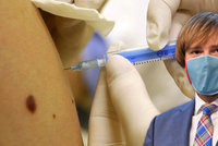Česko neuznává vakcíny krajanům, kteří se očkovali za hranicemi. Změňte to, žádá Vojtěcha výbor