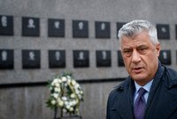 Prezidenta viní za válečné zločiny v Kosovu. Thaçi se má zpovídat i ze stovky vražd
