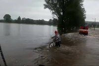 Bouře Sylivia v ČR: Lijáky a zatopené sklepy, hrozí povodně. Sledujte radar Blesku