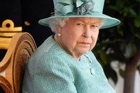Královna Alžběta zaměstnávala zloděje! Ukradené klenoty prodával na internetu