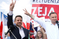 Poláci si volí prezidenta: Vyhraje Duda, nebo ho sesadí liberální primátor Trzaskowski?