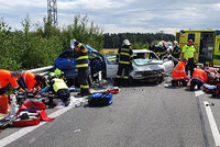 Vážná nehoda na Mladoboleslavsku: Šest zraněných, z toho dva kojenci!