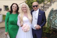 Svatební trapas Moniky Štikové: Nevěstu trumfla její máma Jindřiška (70)!