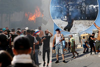 „Vrazi.“ Demonstranti v Bejrútu chtěli vtrhnout do parlamentu, policie nasadila slzný plyn