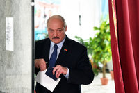 Přitvrďte, úkoluje Lukašenko justici. Prokurátor slíbil s demonstranty „zatočit“