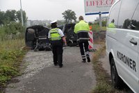 Tragédie na Rozvadovské spojce: Motorkář napálil do stojícího auta, na místě zemřel. Sebevražda?!