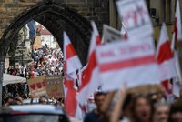 „Zastavte násilí!“ Stovky lidí v Praze podpořily demonstranty v Bělorusku a odsoudily policejní brutalitu