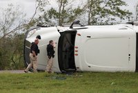 Tragická srážka dvou aut: 10 lidí, z toho 9 dětí zemřelo v Alabamě. Zřejmě kvůli bouři