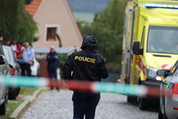 Muže a těhotnou ženu na Mladoboleslavsku zranil proud: Elektřina je zasáhla při čištění bazénu