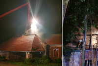 Ve Slaném shořel barokní mlýn: Podle svědků, ho někdo zapálil a zabarikádoval obyvatele uvnitř!