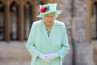 Královna Alžběta II. (94) se odmítla vrátit do paláce! Fanoušci mají strach