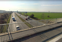 Dopravní komplikace na D10: V Horních Počernicích se bude opravovat most přes dálnici