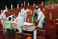 Odmítače roušek stihl „výchovný“ trest: Kopou hroby zemřelým s koronavirem!
