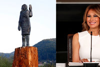 Na Slovinsku odhalili novou sochu Melanie Trumpové: Vypadá stejně jako "strašák do zelí", který zde stál předtím