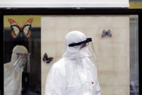 Hygienici řeší záhadu rychlého šíření viru na Trutnovsku. Může jít o britskou mutaci, varují