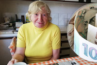 Seniorka (69) v dluzích kvůli synovi! Nedejte na sliby dětí, varuje expertka