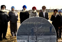 Sikhové rozmotali turbany a zachránili s nimi dvě dívky topící se v ledové vodě