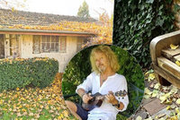 Peter Nagy vyměnil kytaru za hrábě! Jeho obří zahrada s pianem bere dech!