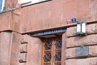 Razie na pražském Vrchním soudu: Soudce obvinili z korupce, žalobce ho chce poslat do vazby