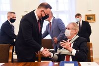 Zeman na Hradě vítal polského prezidenta vsedě. Dudův spor o rozpočet EU podporuje