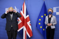 Posun u brexitu: Státy EU souhlasily s dohodou s Brity, platit má od 1. ledna