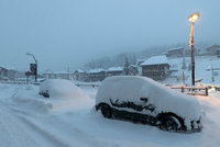 Husté sněžení způsobilo v Alpách kalamitu. Částečně zastavilo i ropovod, který zásobuje Česko