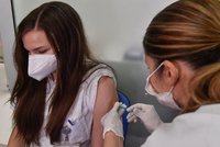 Pavilon 61 v Plzni na Borech: Očkovat proti koronaviru tu chtějí až 500 lidí denně