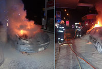 Ve Zlíně hořelo auto na benzince: Katastrofu odvrátila pohotová obsluha!