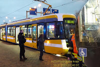 Muž v Plzni vešel přímo pod kola tramvaje: Byl v kritickém stavu, v nemocnici zemřel