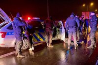Noční honička na Pražském okruhu: Zfetovaného řidiče policisté zastavili až po 20 kilometrech!