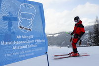 Velký zátah na turisty na horách v Rakousku: 100 lidí dostalo pokuty, hrozí až 57 tisíc