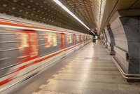 Tradiční velikonoční výluka na „céčku“: Metro nepojede mezi stanicemi Muzeum a Pražského povstání
