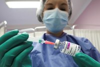 První dávka AstraZenecy, druhá od Pfizeru? „Mixování“ vakcín přináší naději při výpadcích