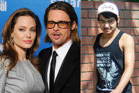 Angelina a Brad údajně syna Maddoxe koupili: Směšnou cenu odhaluje nový dokument