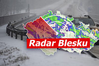 Nový sníh přivál řadu nehod, dálnice D35 stojí. Brzy se oteplí, sledujte radar Blesku