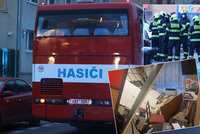 Zeď bytového domu ve Vysočanech praskla a vyvalila se! Hasiči evakuovali všechny obyvatele