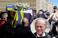 Skandál na pohřbu prince Philipa (✝99): Před Windsorem ječela polonahá žena!