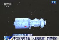 Čína vypustila do kosmu základní modul své vesmírné stanice. Má ubytovat tři lidi na půl roku