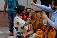 Zvěrstva v Indii: Dívku vylákali na vakcínu proti covidu a pak ji skupinově znásilnili