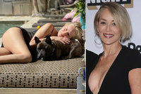 Věčně mladá Sharon Stoneová: U bazénu odhalila svou pověstnou část těla!