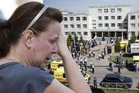 Po střelbě v ruské Kazani zemřelo 11 lidí, hlavně děti. Dva žáci nepřežili skok z okna