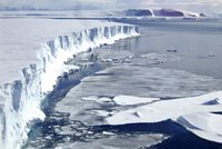 Vznikl nový největší ledovec na světě. Odlomil se od Antarktidy, zachytila ho družice