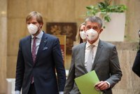 Koronavirus ONLINE: Přes 100 tisíc registrací 30+, návrat Vojtěcha a respirátory dál bez DPH