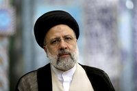 Írán si zvolil nového prezidenta. Ultrakonzervativní soudce Raísí vyhrál s náskokem