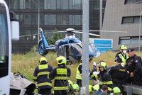 Vážná nehoda v Michli: Srazily se čtyři vozy a autobus, mezi zraněnými byly děti!