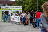 Koronavirus ONLINE: V ČR je nejvíc případů v Praze a u Plzně. A čtyři miliony mrtvých ve světě