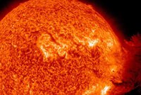 Hrozí konec světa? Vědci se chystají na sluneční bouři, která by vymazala veškerou moderní techniku