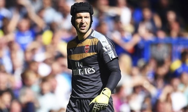Čech zůstane na lavičce. Je to nebezpečné, říká legenda Arsenalu Čech zůstane na lavičce. Je to nebezpečné, říká legenda Arsenalu